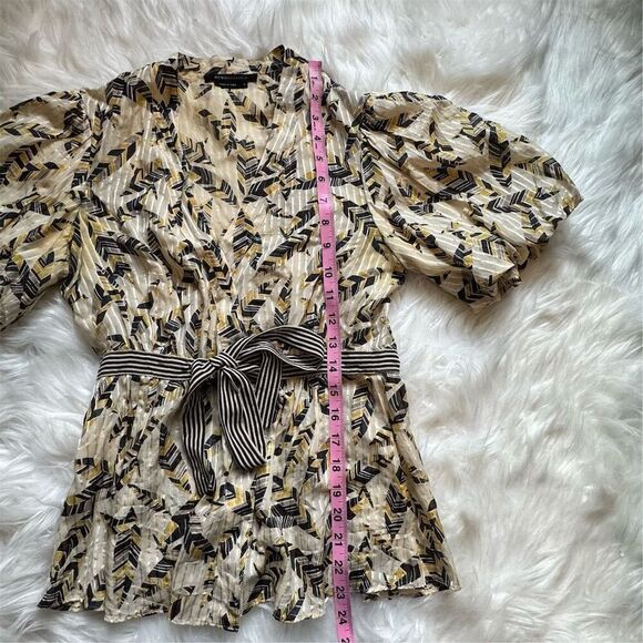 BCBGMaxazria Women's S Sheer Feather Print Wrap Blouse Balloon Sleeve Peplum Top - Picture 9 of 13